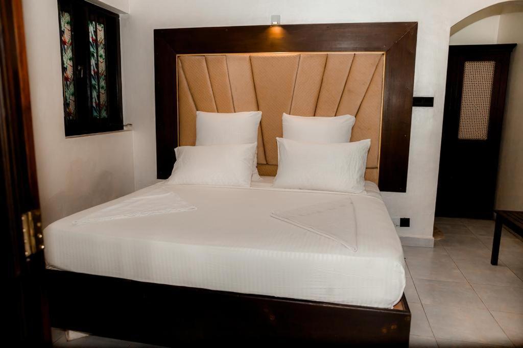 Romantic Garden Hotel Negombo Exterior foto
